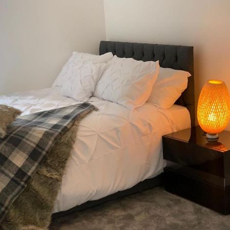 Lakeside 2 Bed Luxury Apartment No Parties No Events Early Check-In Late Check- Out Allowed West Thurrock Exteriör bild