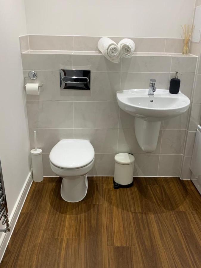 Lakeside 2 Bed Luxury Apartment No Parties No Events Early Check-In Late Check- Out Allowed West Thurrock Exteriör bild