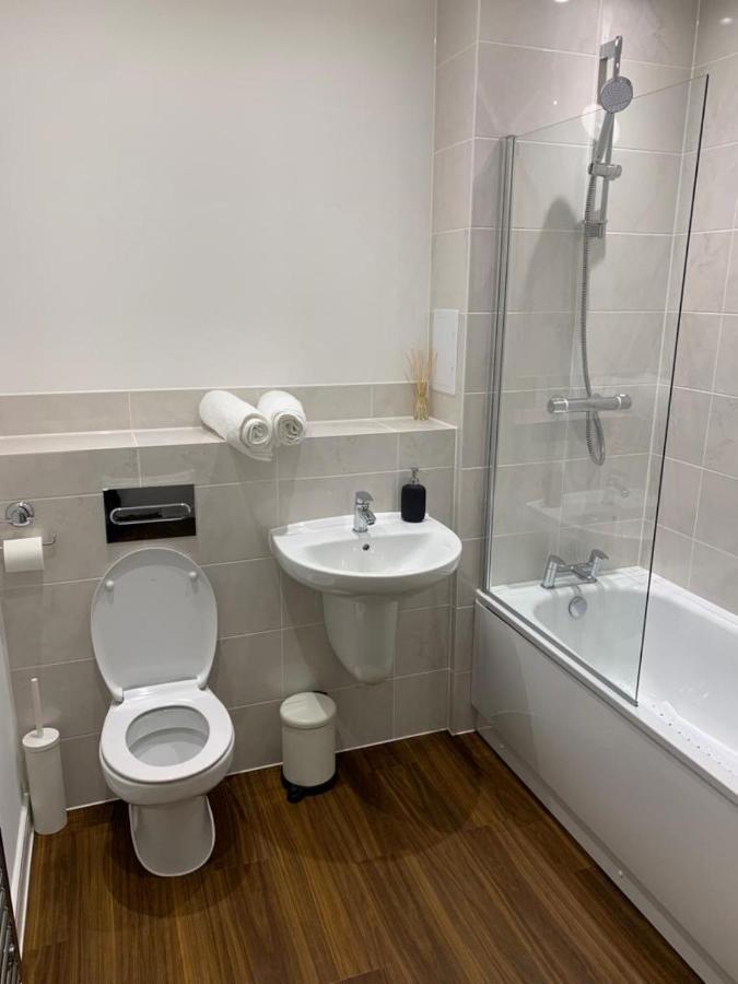 Lakeside 2 Bed Luxury Apartment No Parties No Events Early Check-In Late Check- Out Allowed West Thurrock Exteriör bild