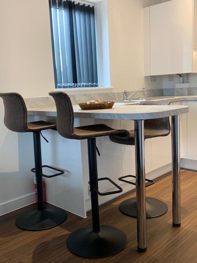Lakeside 2 Bed Luxury Apartment No Parties No Events Early Check-In Late Check- Out Allowed West Thurrock Exteriör bild