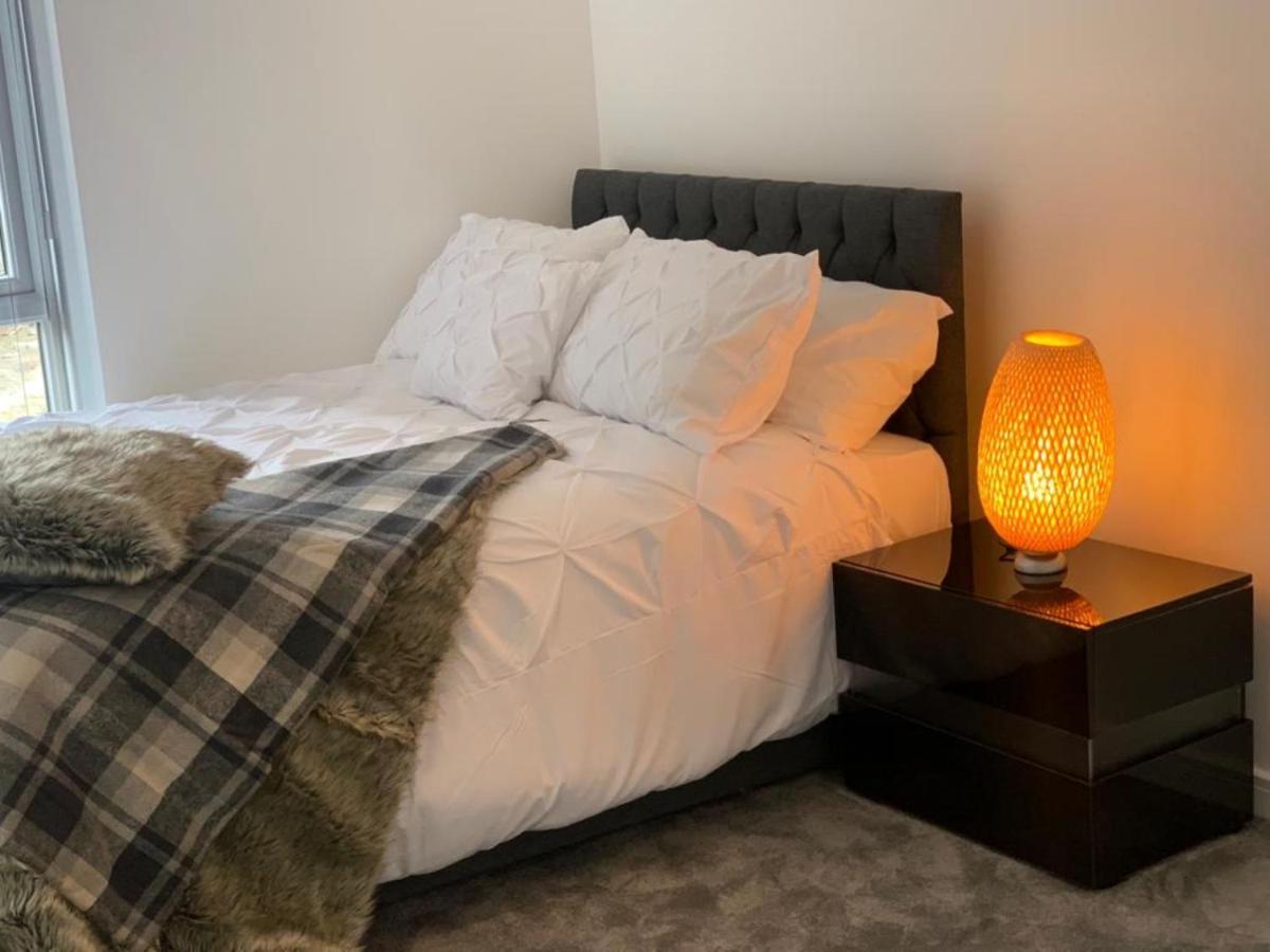 Lakeside 2 Bed Luxury Apartment No Parties No Events Early Check-In Late Check- Out Allowed West Thurrock Exteriör bild
