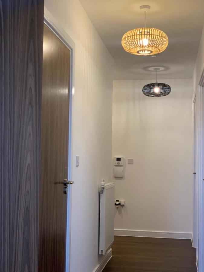 Lakeside 2 Bed Luxury Apartment No Parties No Events Early Check-In Late Check- Out Allowed West Thurrock Exteriör bild