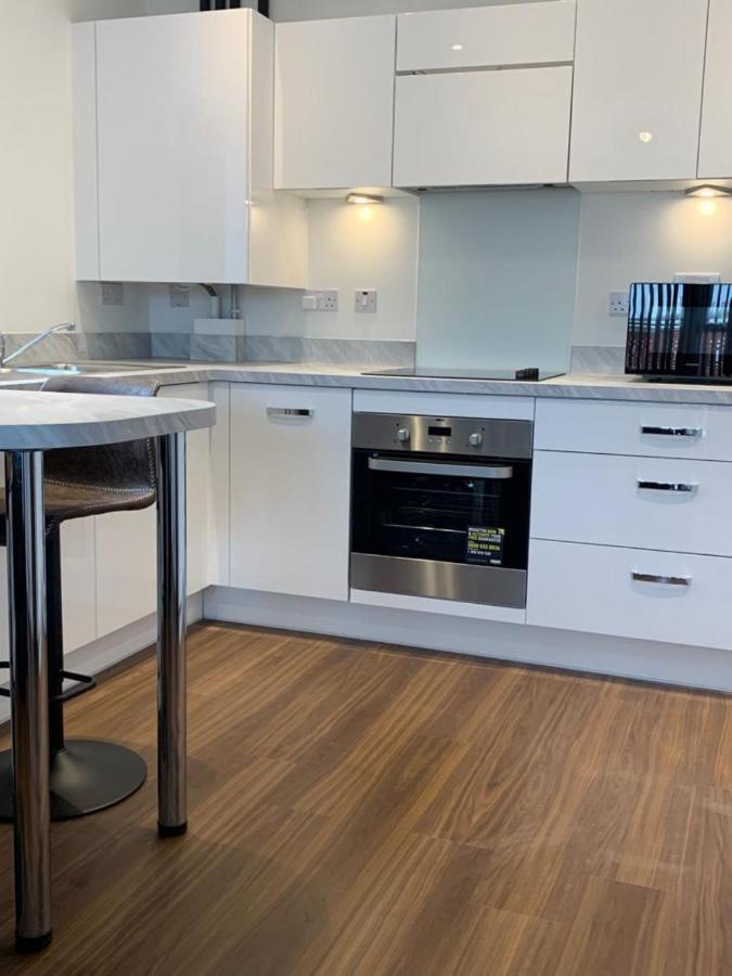 Lakeside 2 Bed Luxury Apartment No Parties No Events Early Check-In Late Check- Out Allowed West Thurrock Exteriör bild