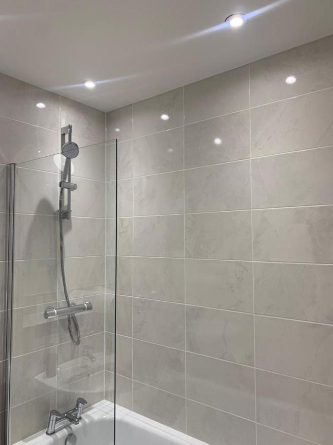 Lakeside 2 Bed Luxury Apartment No Parties No Events Early Check-In Late Check- Out Allowed West Thurrock Exteriör bild