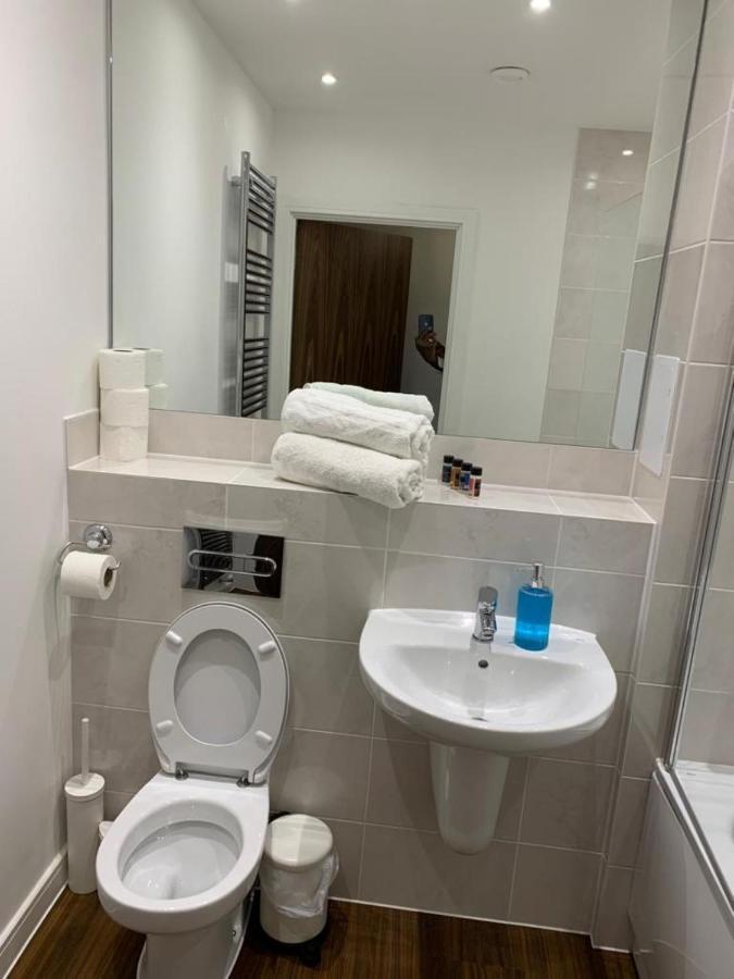 Lakeside 2 Bed Luxury Apartment No Parties No Events Early Check-In Late Check- Out Allowed West Thurrock Exteriör bild
